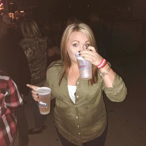 Meet your Posher, Linzie